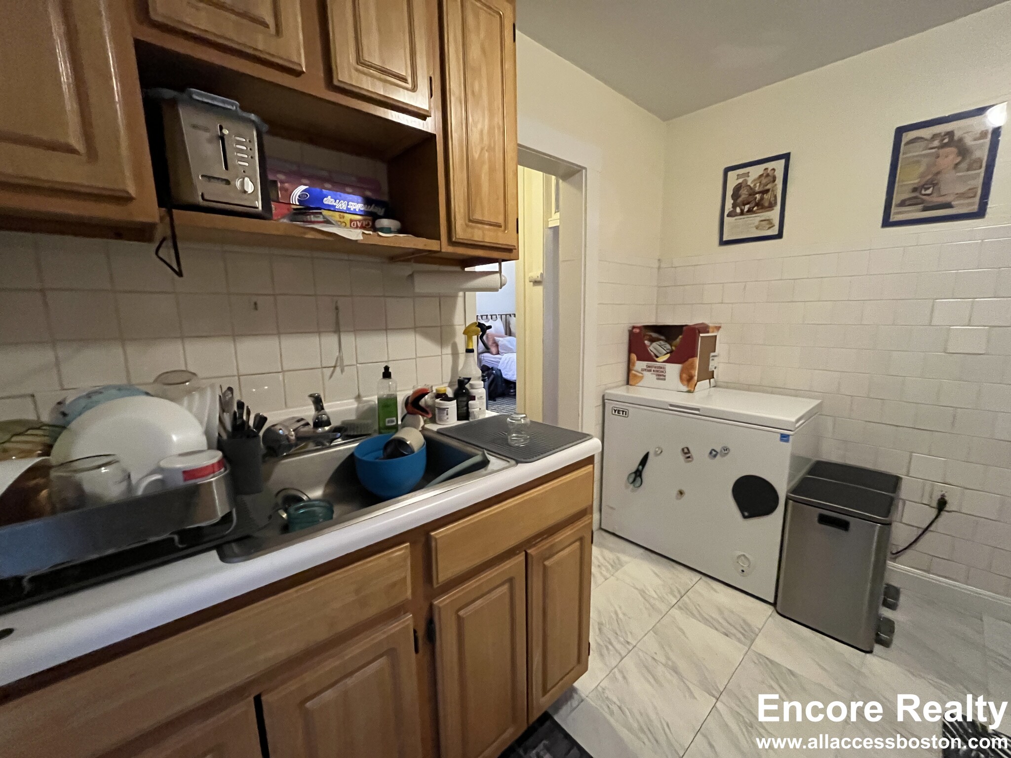 376 Riverway, Mission Hill