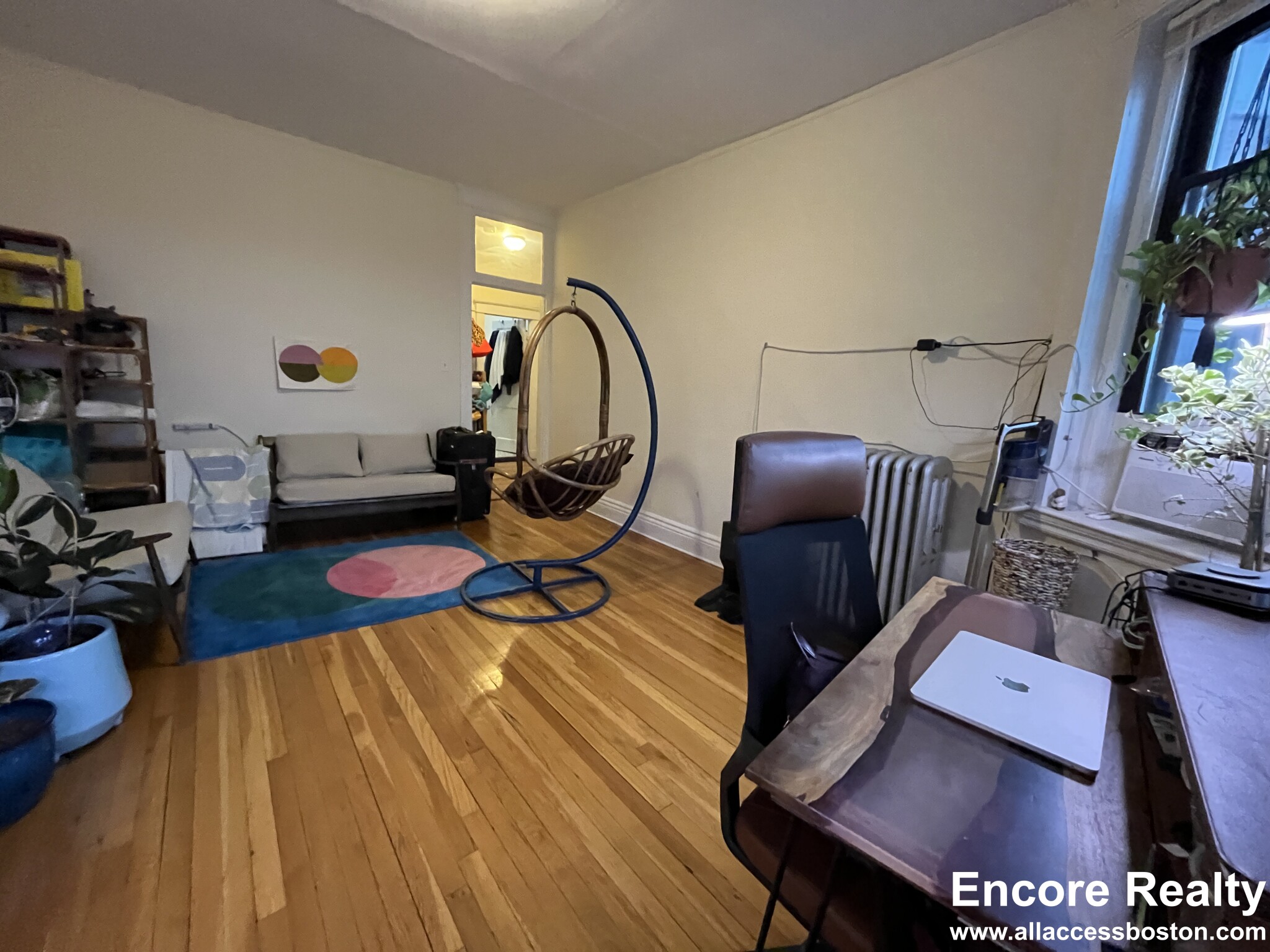 376 Riverway, Mission Hill