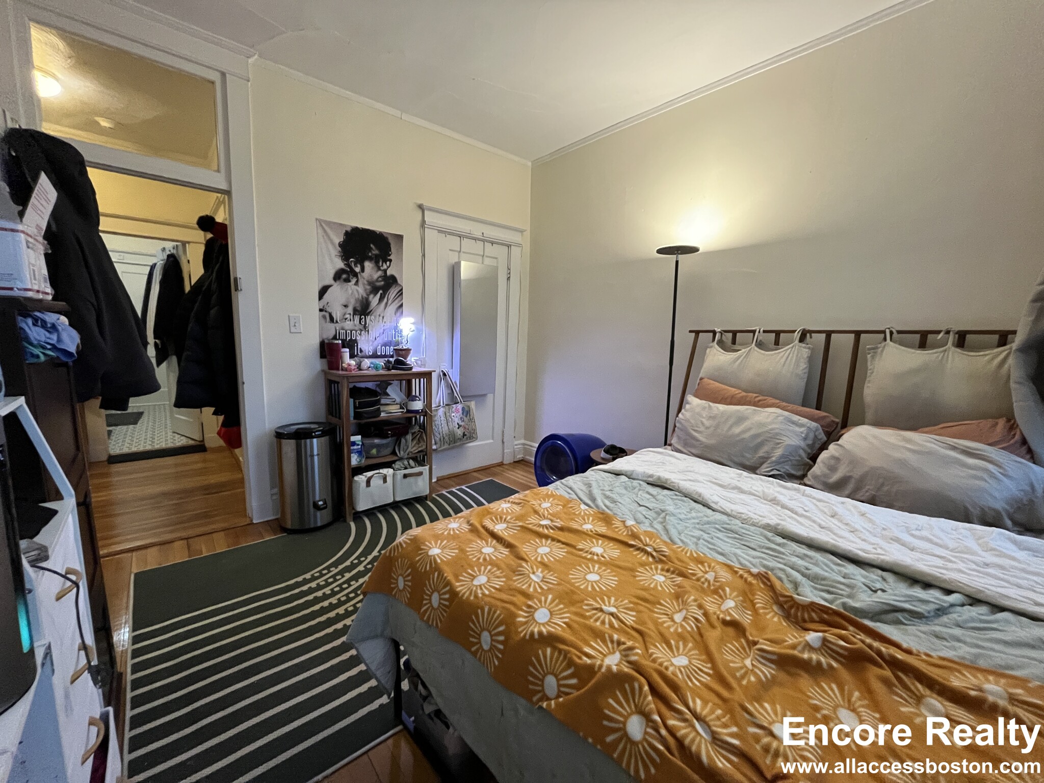 376 Riverway, Mission Hill