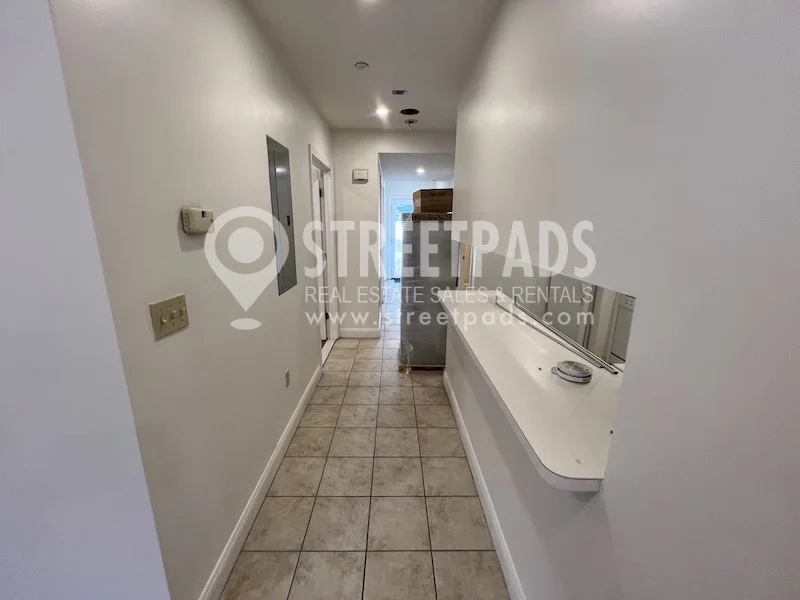 8 Glencoe St, Oak Square