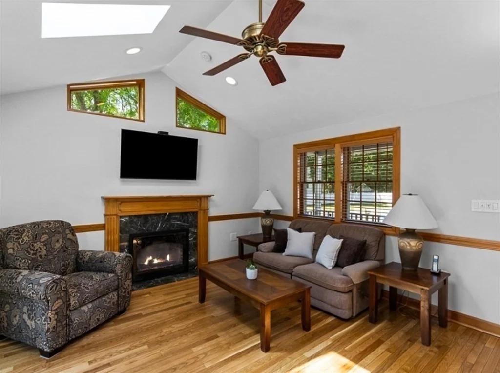 58 Brandon St, Billerica