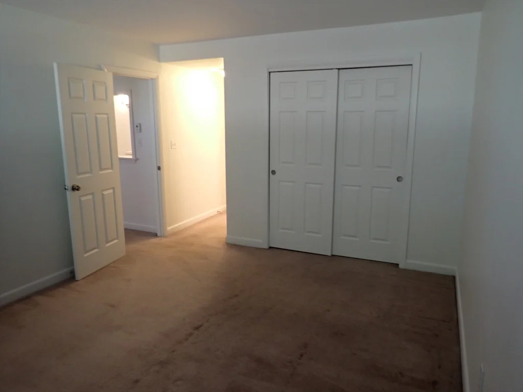 51 Jacqueline Rd, Waltham