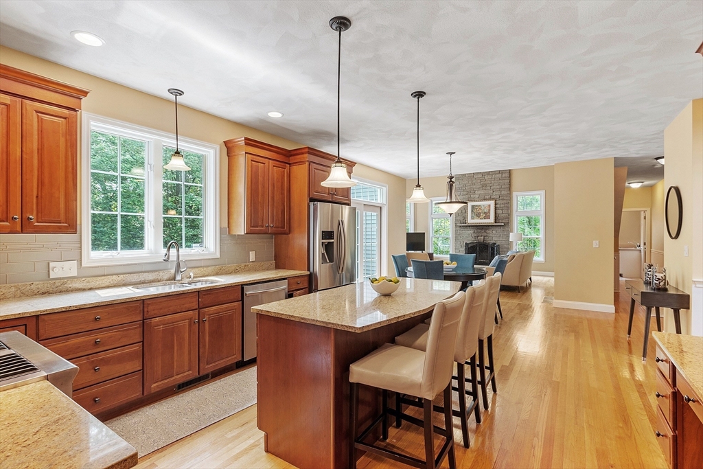 22 Periwinkle Way, North Andover