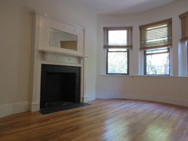 3 bed, 2 bath apartment for rent at 49 St Germain Unit 1, Back Bay — photo 3 of 13