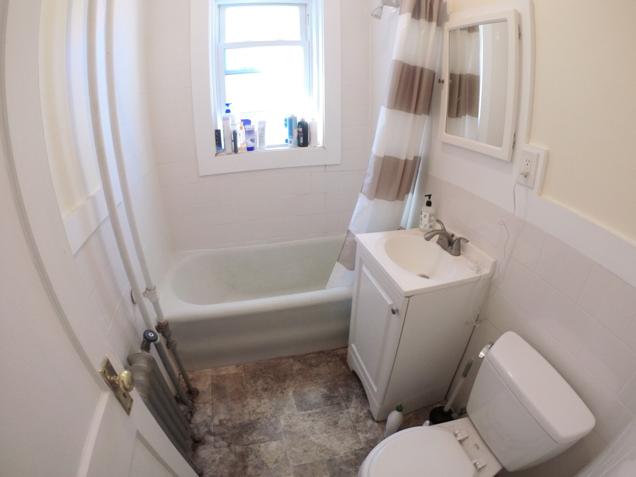 2 bed, 1 bath apartment for rent at 1615 Commonwealth Ave Unit 12A, Brighton — photo 4 of 12