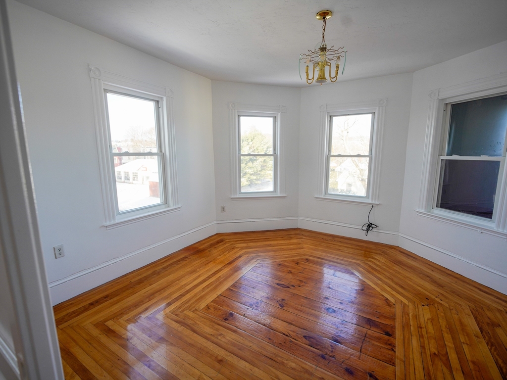 4 Greenwood St, Worcester