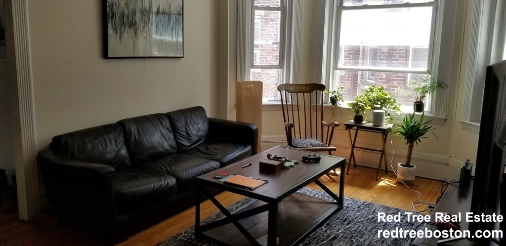 12 Royce Rd, Allston