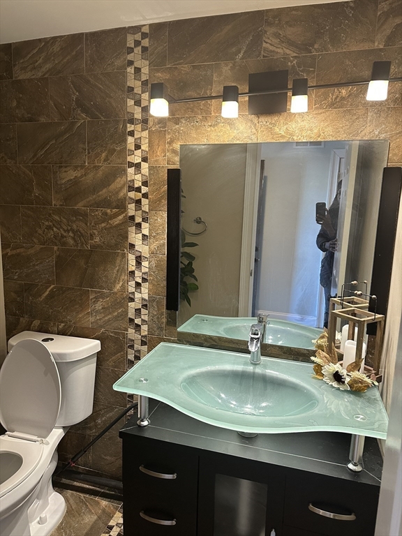 100 Rosewood Dr, Stoughton