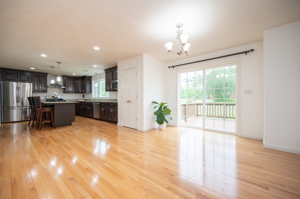 7 Willow Brook Ln, Blackstone