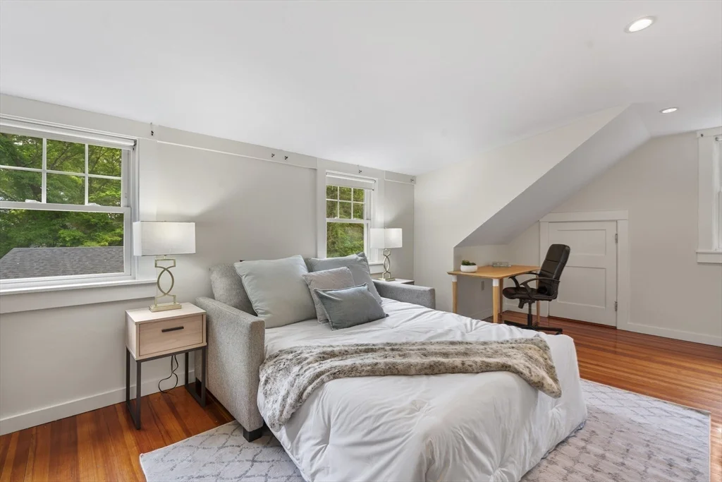 50 Grove Hill Park, Newton