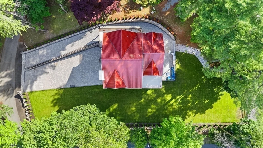 58 Chestnut St, Lynnfield