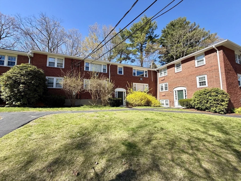 15 Park Ave, Foxboro