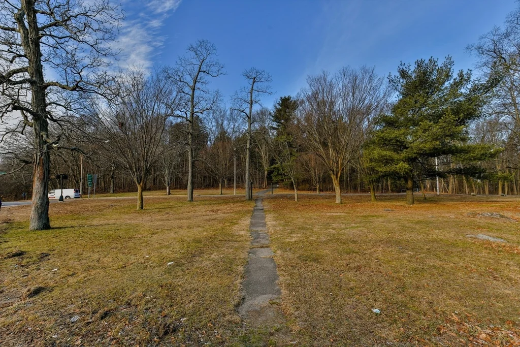 4635 Washington St, Roslindale