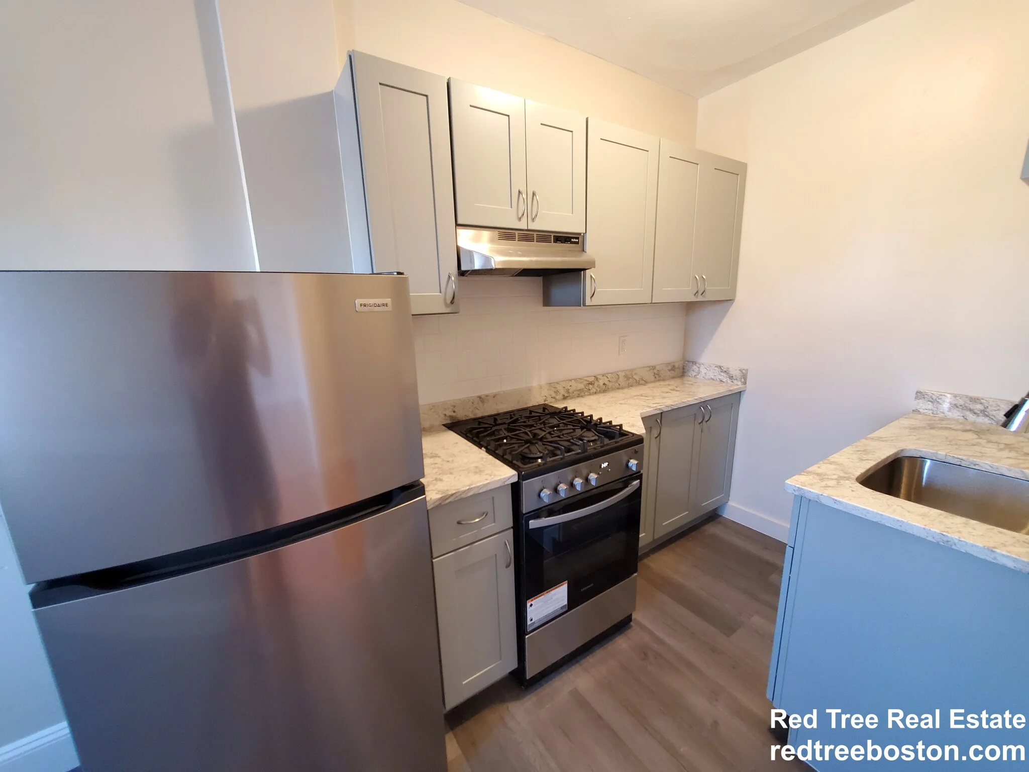 4 Cogswell Ave, North Cambridge