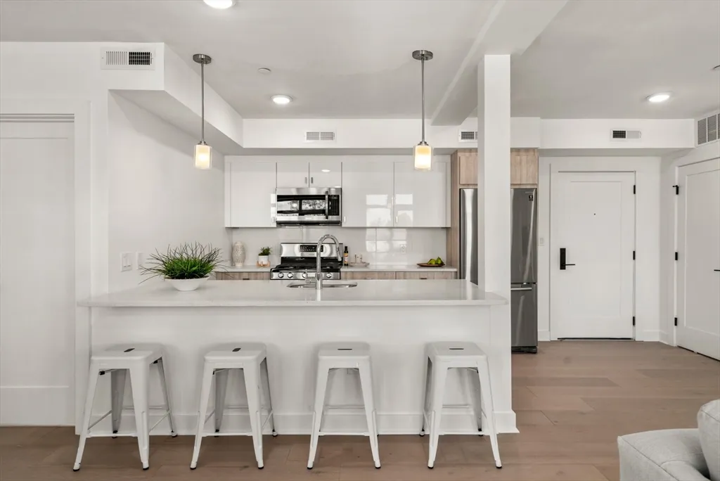 917 Bennington St, East Boston