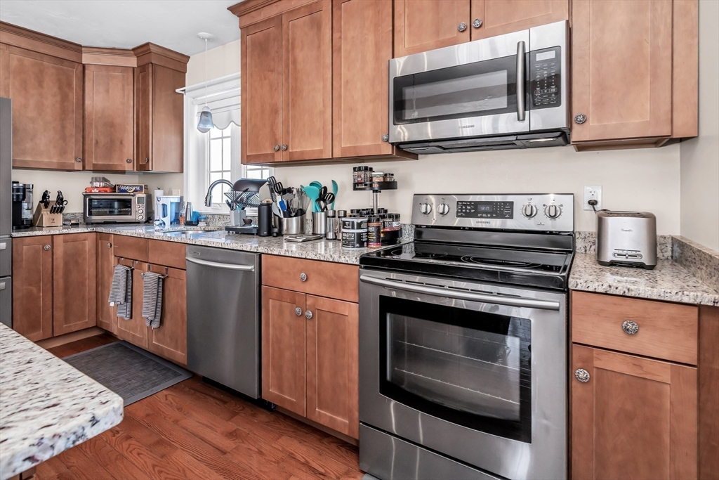 6 Gedney Dr, Peabody