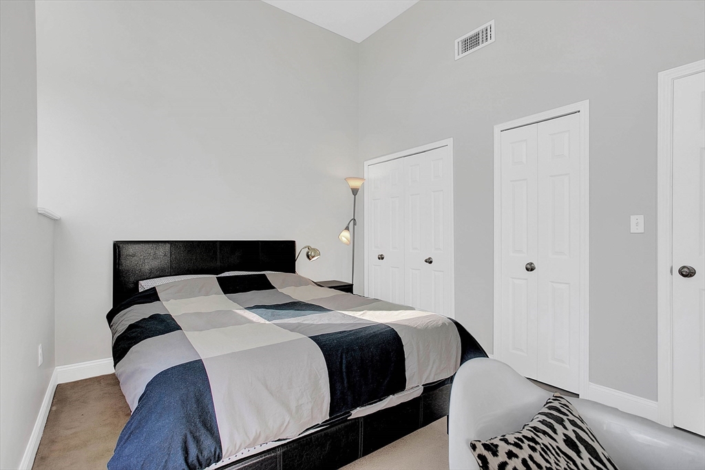 841 Parker St, Mission Hill