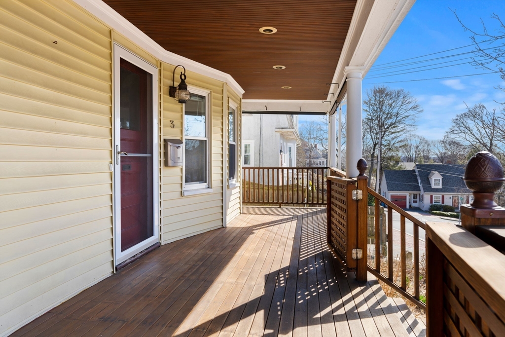 3 Clifford Ave, Beverly