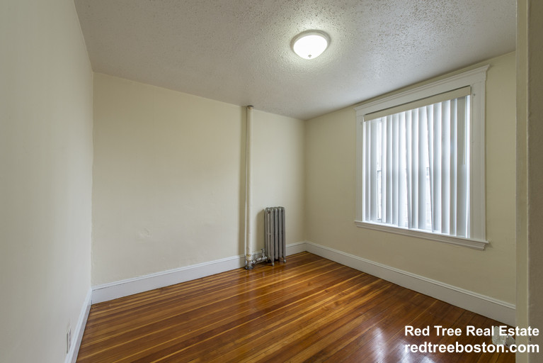 524 Cambridge St, Allston