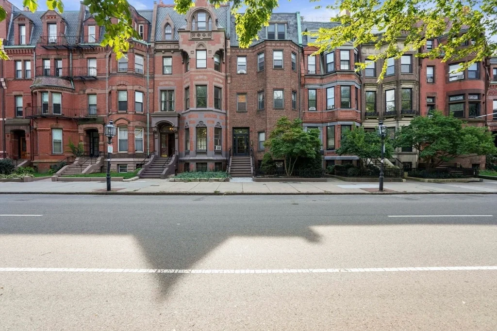 228 Commonwealth Ave, Back Bay