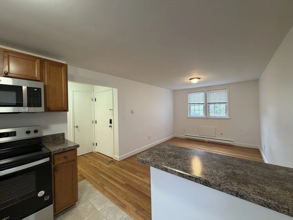 15 Park Ave, Foxboro