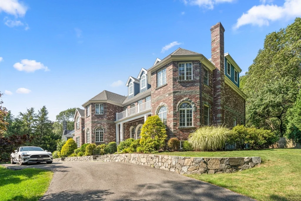 66 Forest Ave, Newton