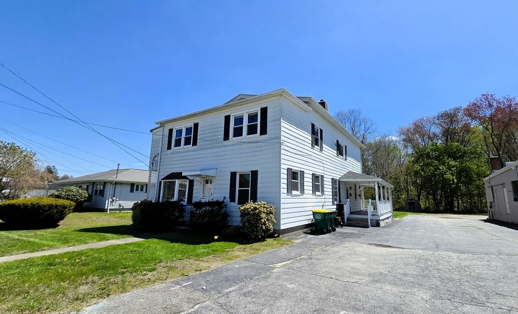 698 Church St, Whitinsville