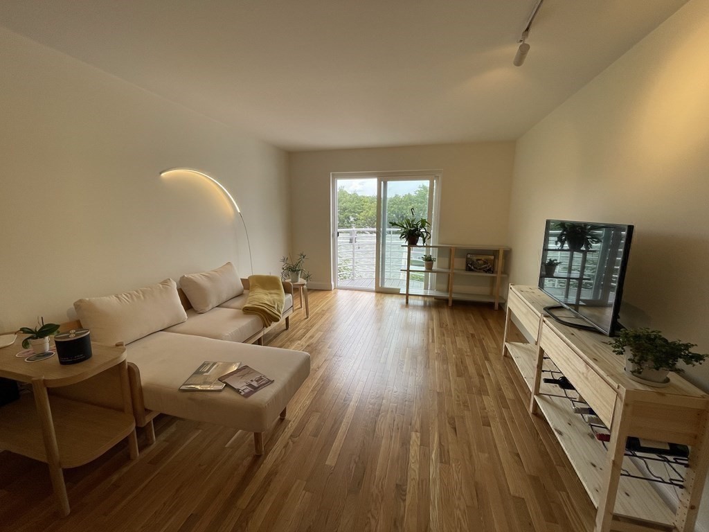 255 Beacon St, Somerville