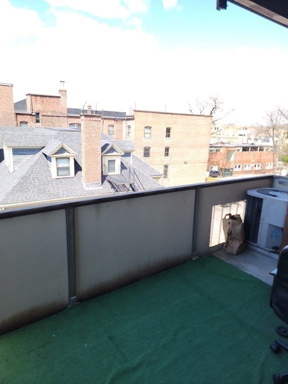 20 Stearns Rd, Coolidge Corner