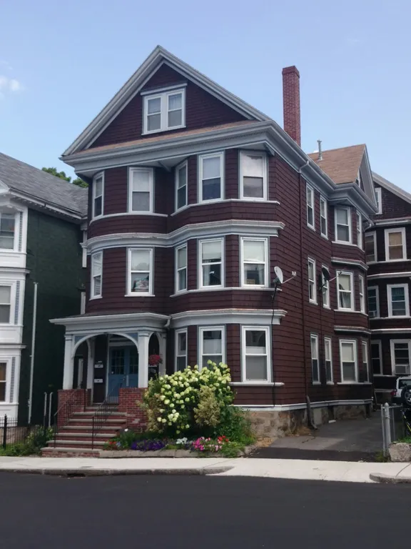 122 Calumet St, Mission Hill