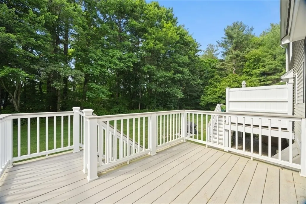 9 Village Way, Norton