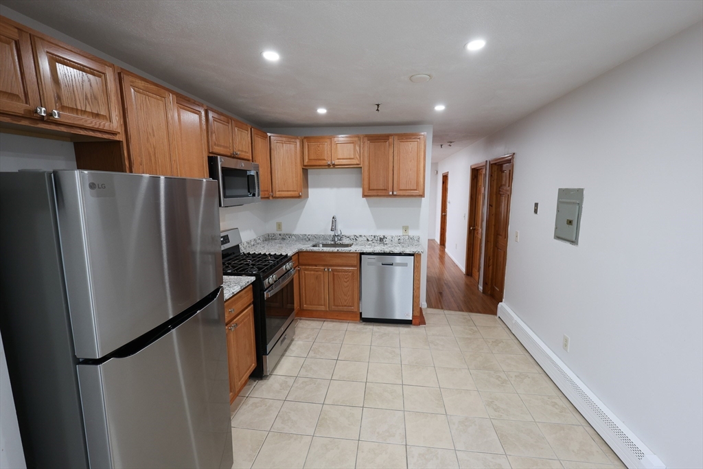 61 Saint James St, Roxbury