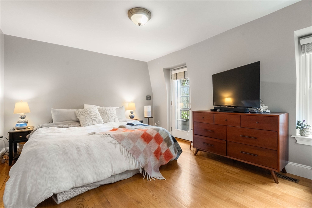 8 Pacific St, South Boston