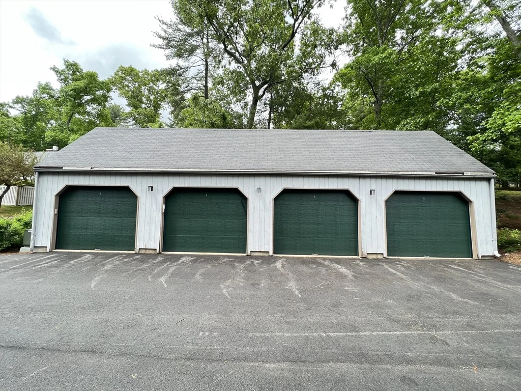 92 Fifer Ln, Lexington