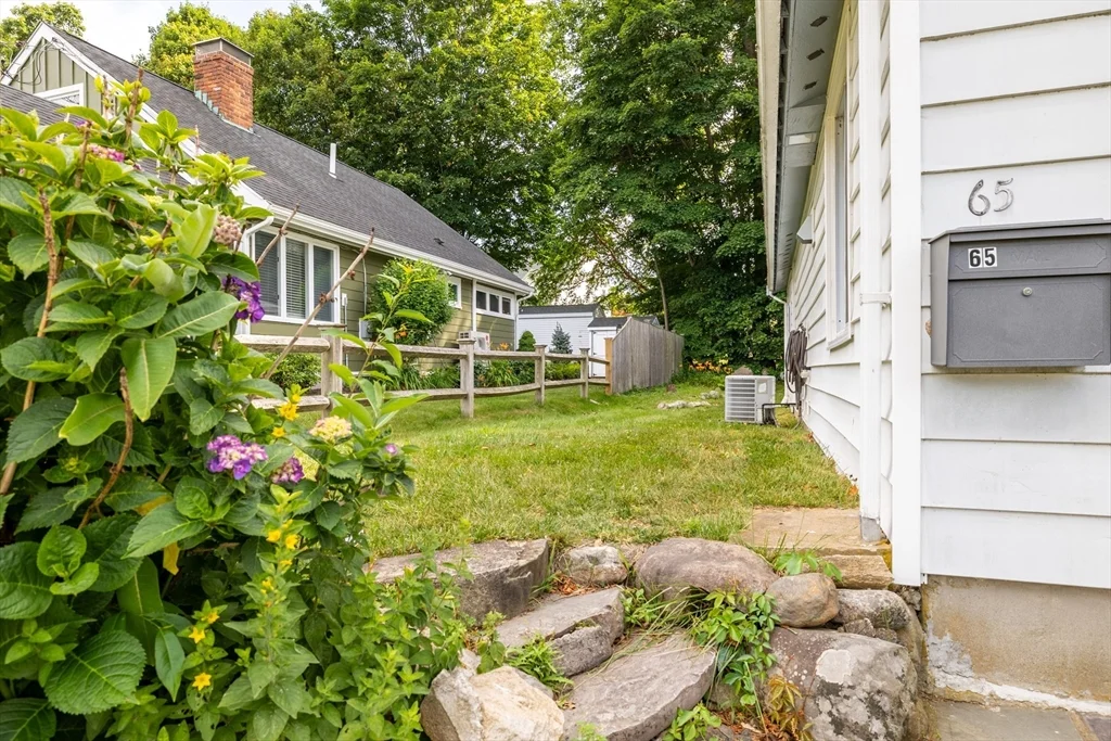 65 Sassamon Ave, Milton