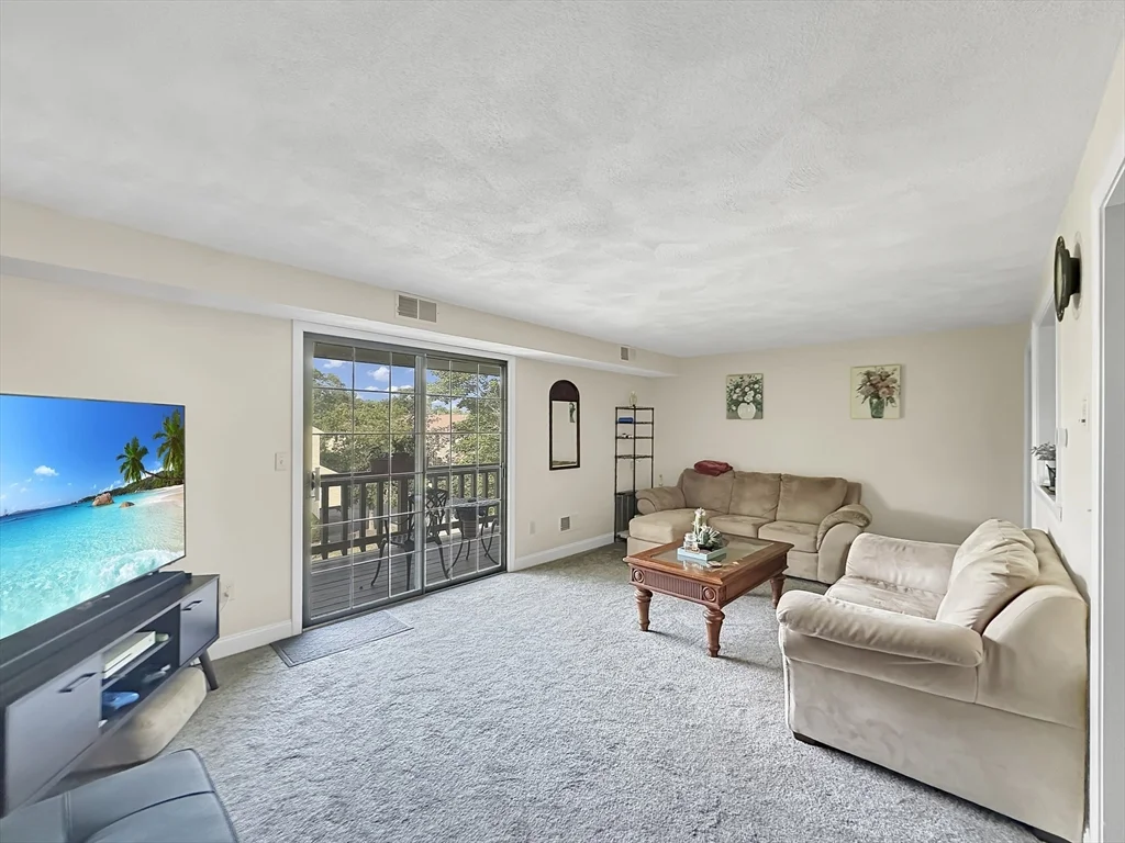 45 Apache Way, Tewksbury