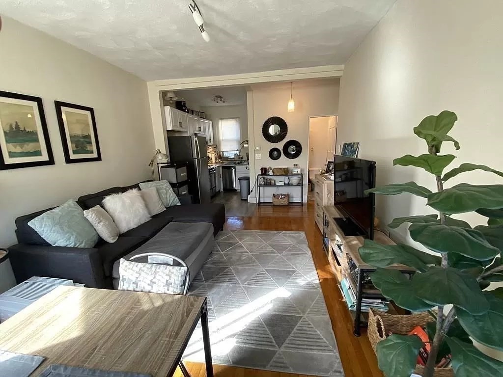 1665 Commonwealth Ave, Brighton