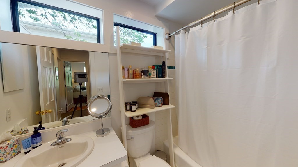 15 Roberts Rd, Harvard Square