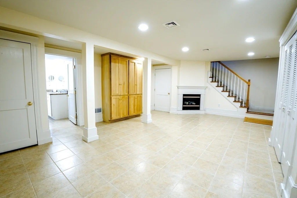 3 A Allen St, Natick