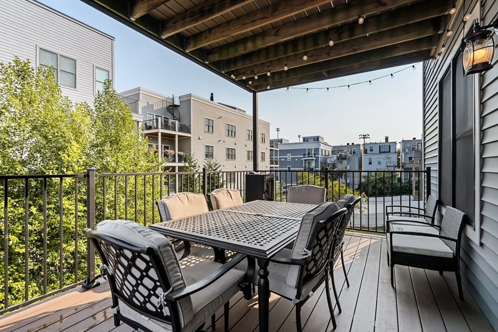 724 E 2nd St, South Boston