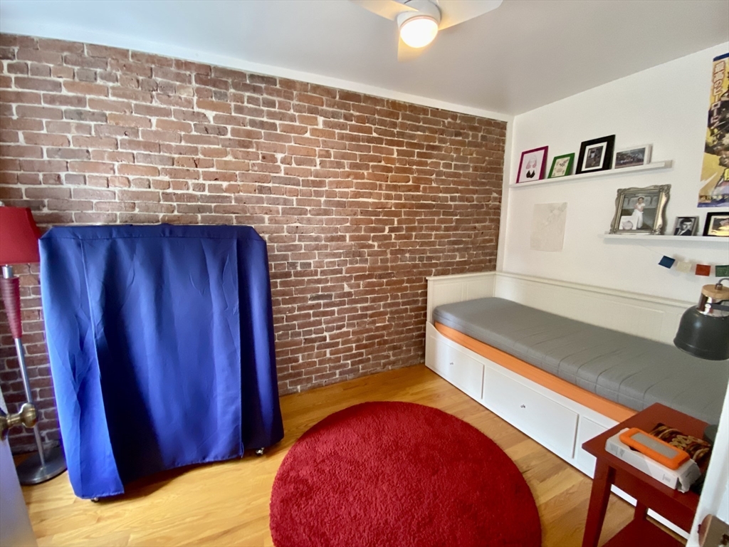 17 Perry St, Brookline Village