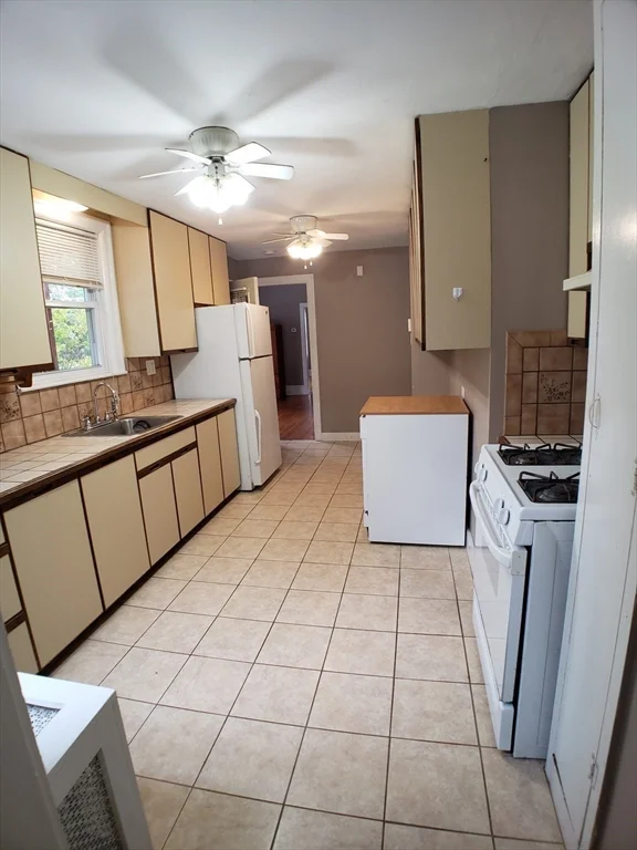 44 Sharon St, Medford