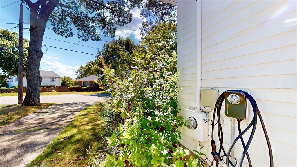 49 Ripley Rd, Medford