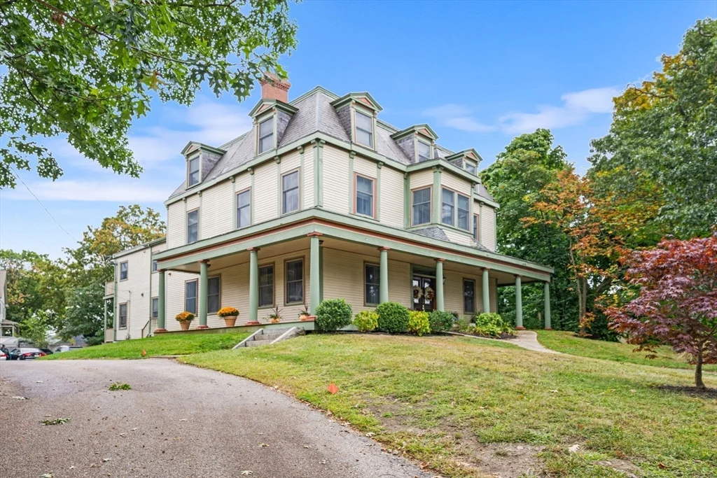 49 Cedar St, Roxbury