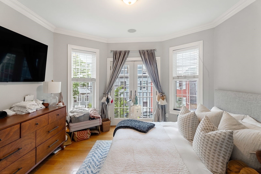 192 W 6th St, South Boston