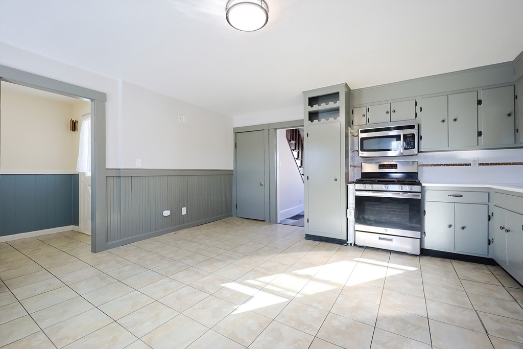 30 Lawrence St, Milford