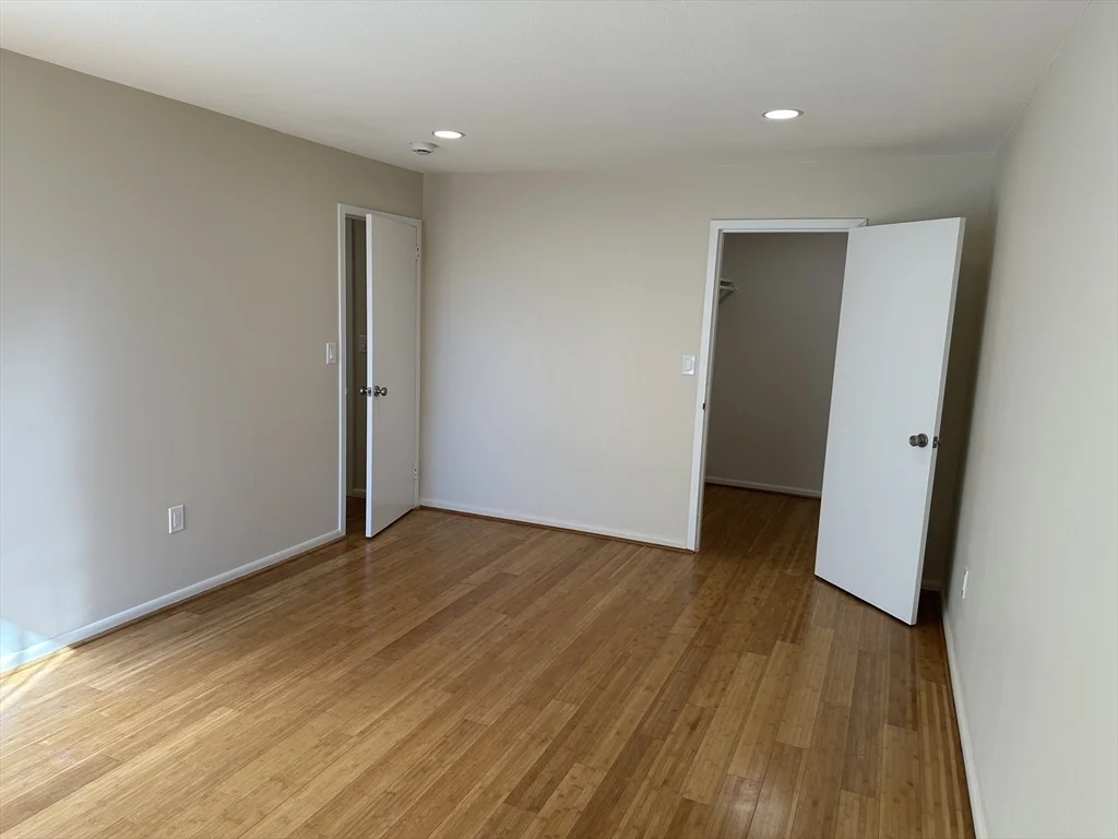 1004 Paradise Rd, Swampscott