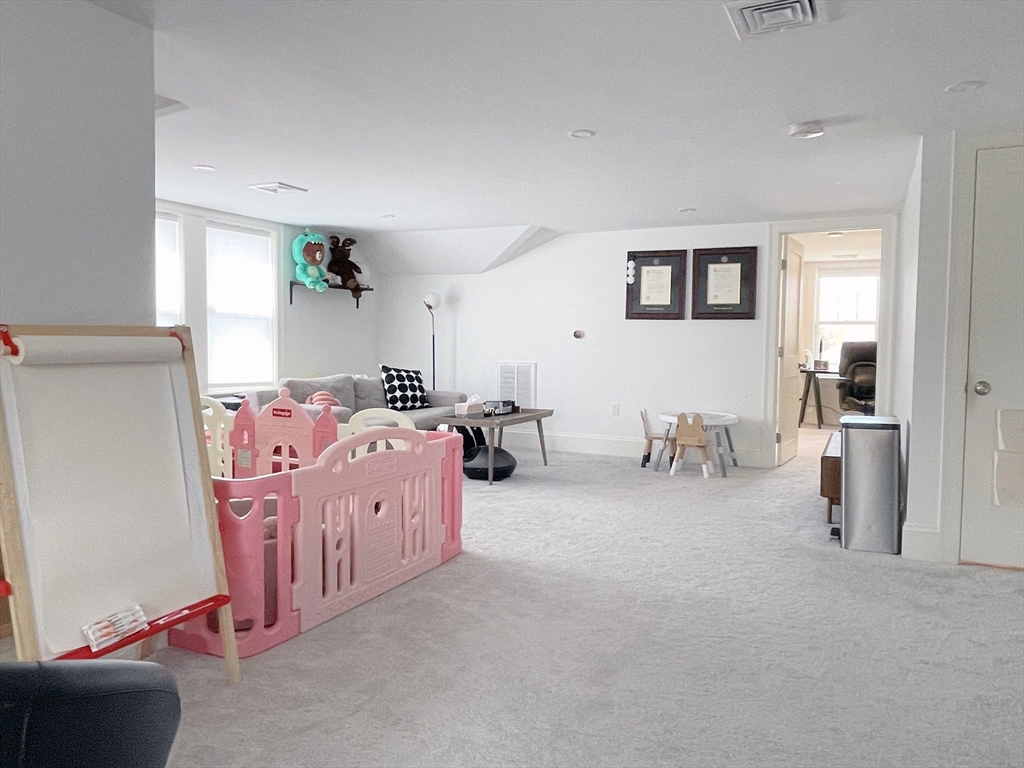 72 Holland, Winchester