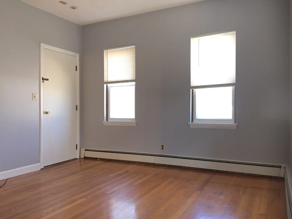 318 Granite St, Quincy