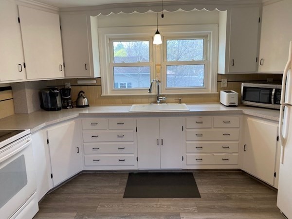 397 Massasoit Rd, Quinsigamond Valley